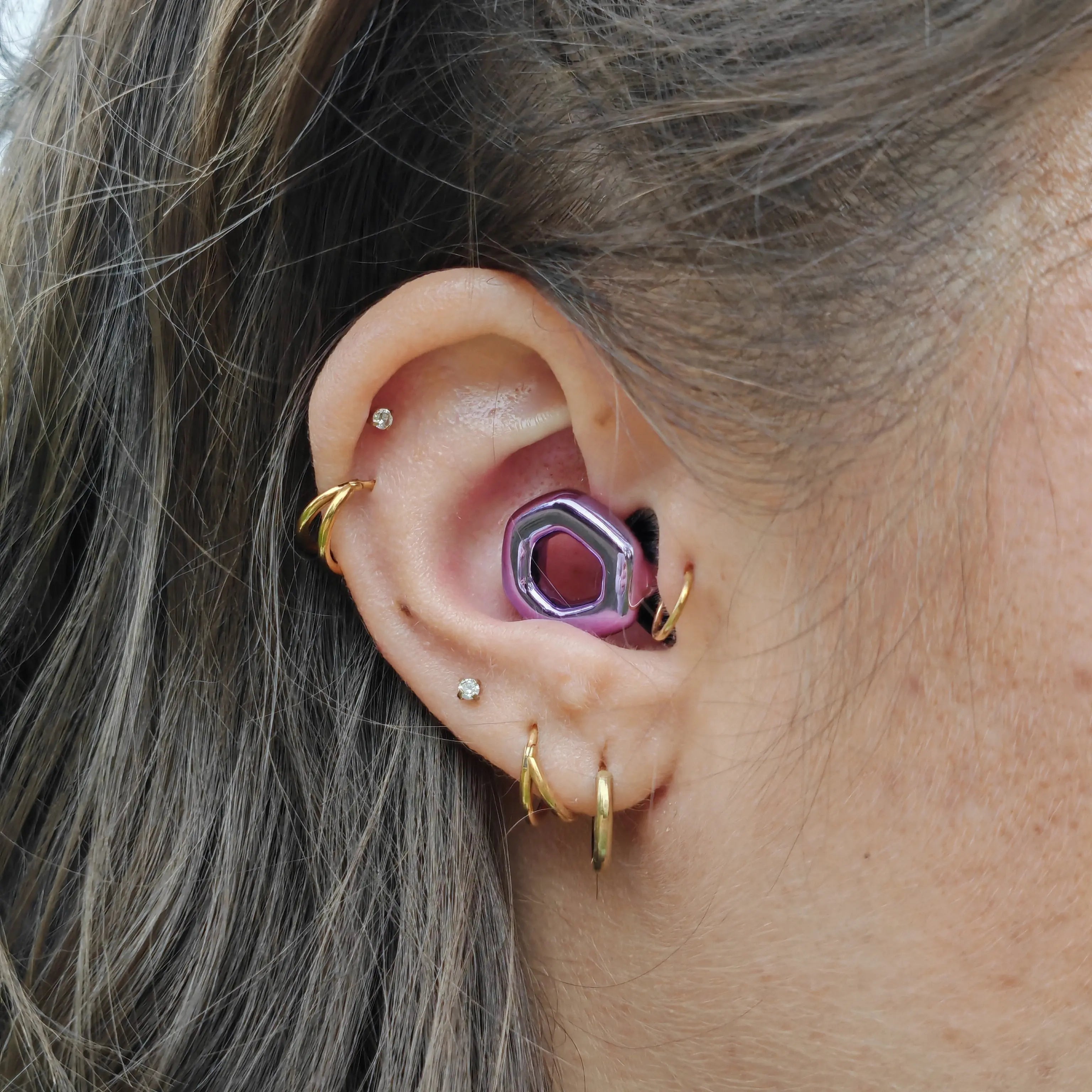 Tyyni Earplugs suojaa kuuloasi baari-illan kovilta ääniltä ja hälyltä