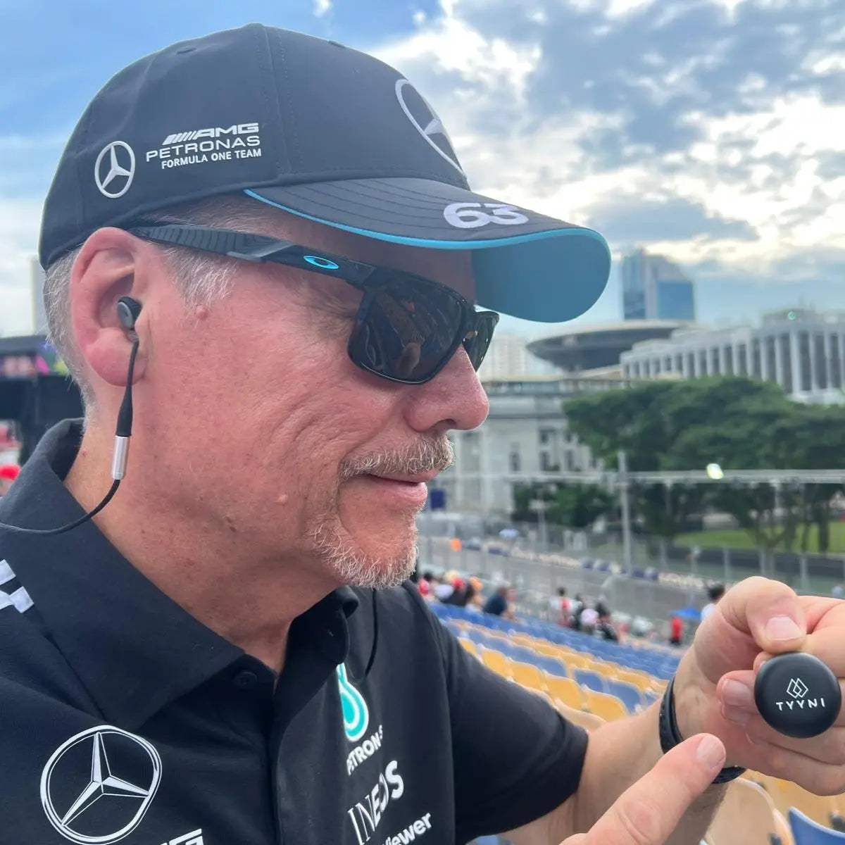 Vesitiivis Tyyni-kotelo suojaa korvatulppia sateelta, hieltä ja lialta. Se on ideaali lisävaruste ulkoiluun, työmaille ja matkustamiseen. Helppo avata ja sulkea myös käsineillä.