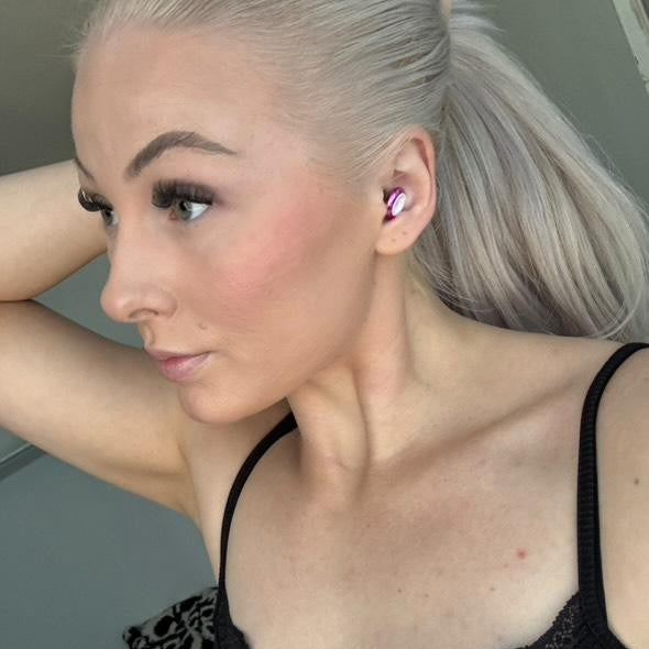 Suomalaisen Tyyni Earplugsin premium-silikonitulpat yhdistävät mukavuuden ja vaimennuksen.